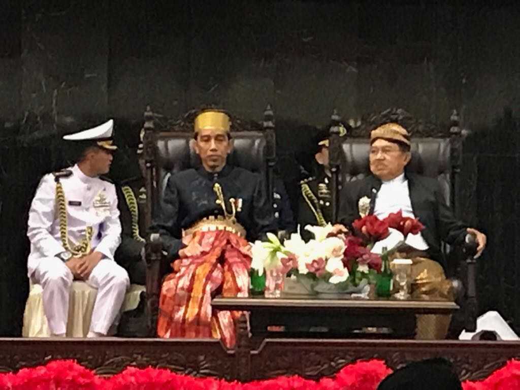 Presiden dan Wapres Kenakan Pakaian  Adat  di Sidang Tahunan 