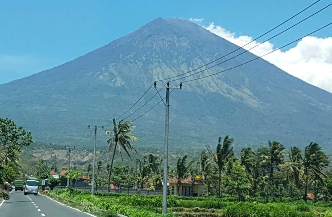 Gunung Agung — SERUJI