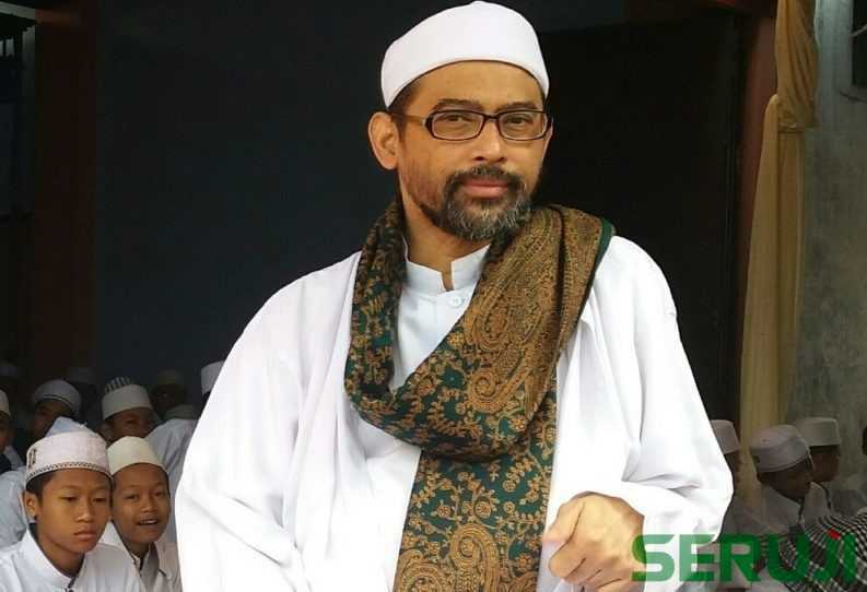KH Luthfi Bashori KH Luthfi Bashori