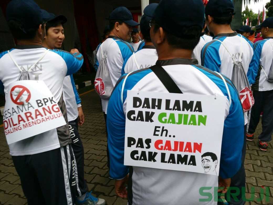 Super Hero Meriahkan Gerak  Jalan  HUT  BPK RI   SERUJI