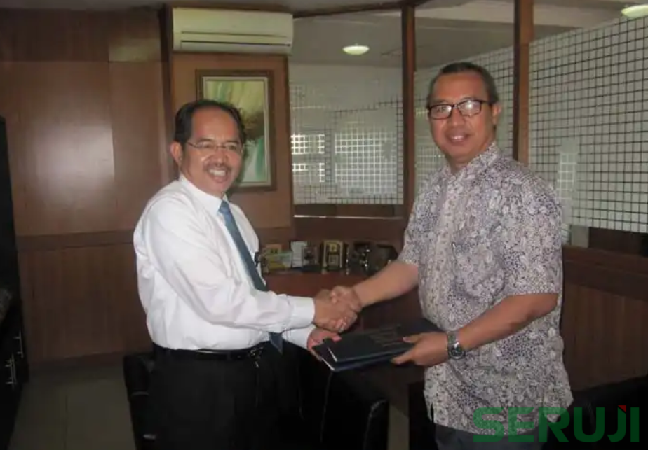 Zainul Daulay Ketua Yarsi Sumbar Bersama Rektor Unand