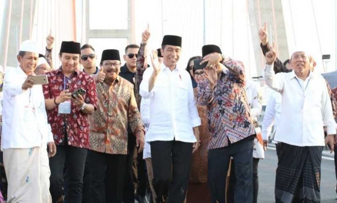 Jokowi resmikan Suramadu Gratis