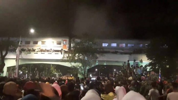 Korban jatuh dari atas viaduk