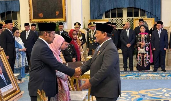 Prabowo anugerahkan gelar pahlawan nasional ke 10 tokoh, termasuk Soeharto dan Gus Dur (foto: Eva/detikcom)